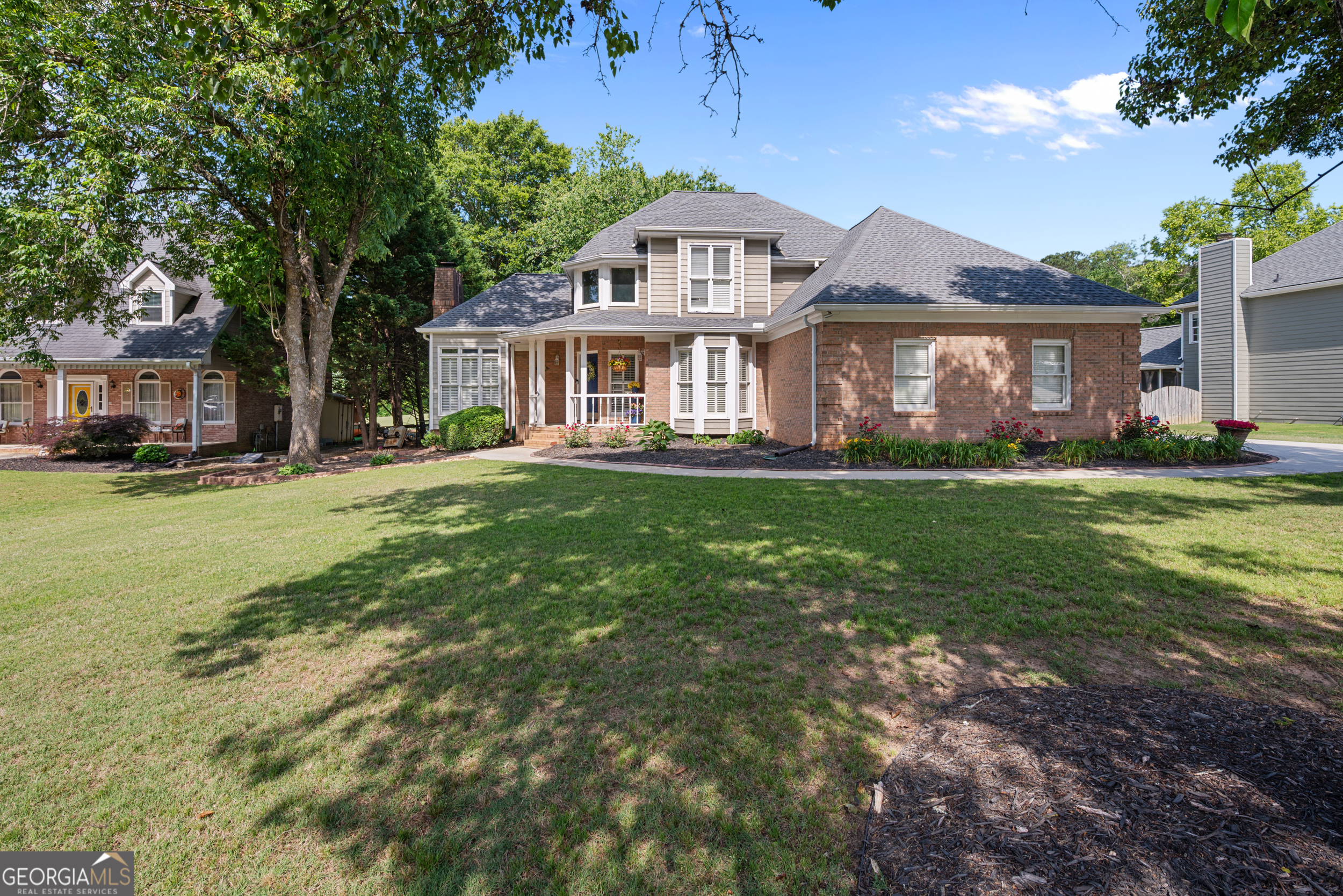 656 Clubland CIR SE
