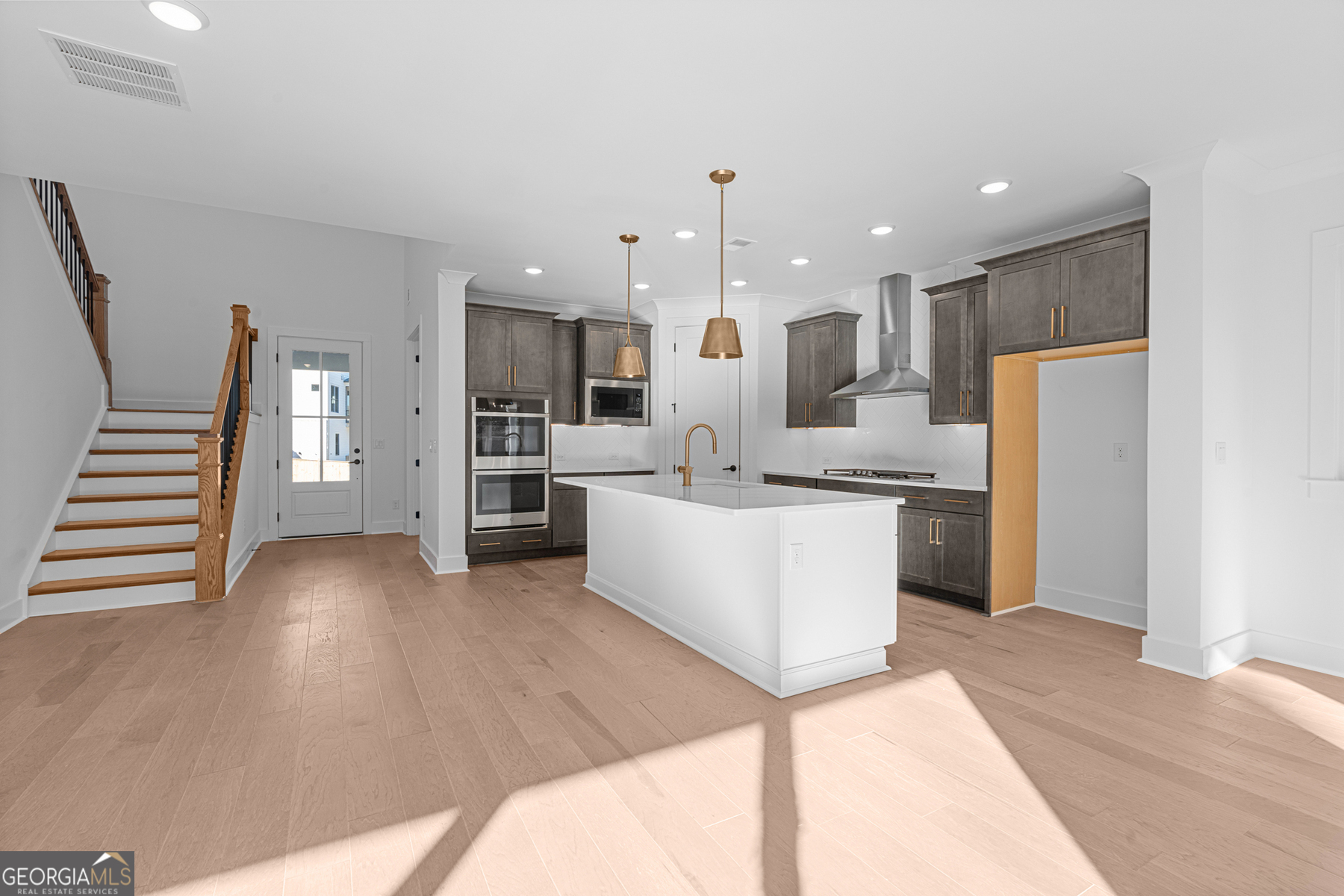 Ellis - Residential