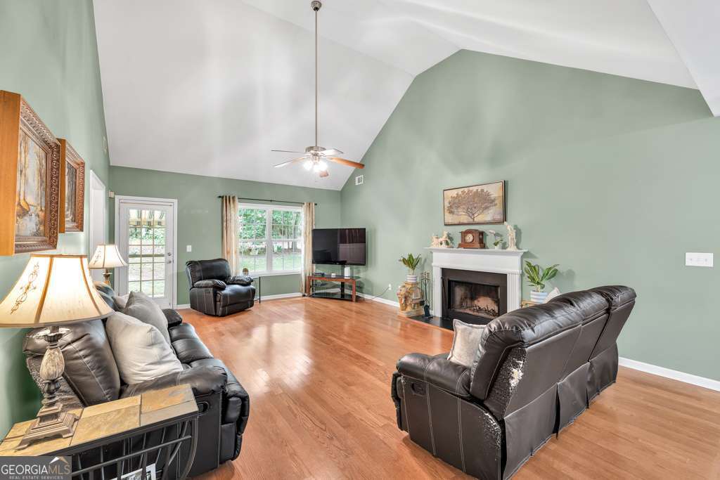 272 Blackberry LN