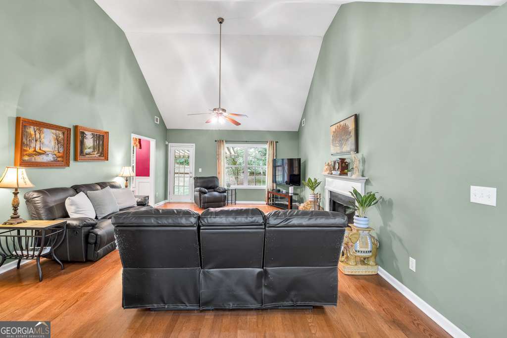 272 Blackberry LN