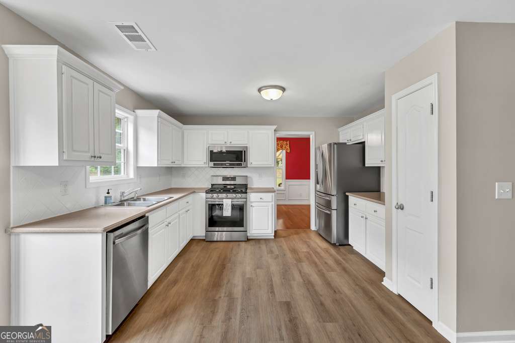 272 Blackberry LN