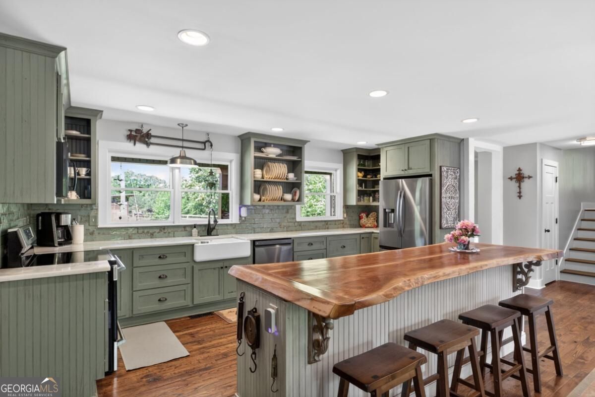 1110 Old Driver RD
