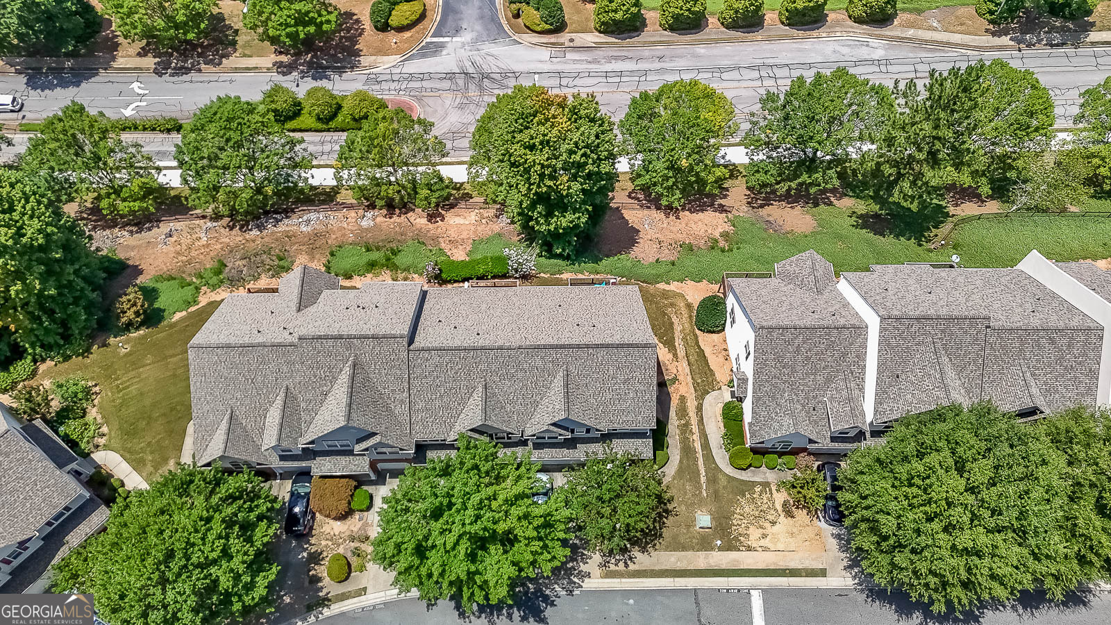2414 Suwanee Pointe DR