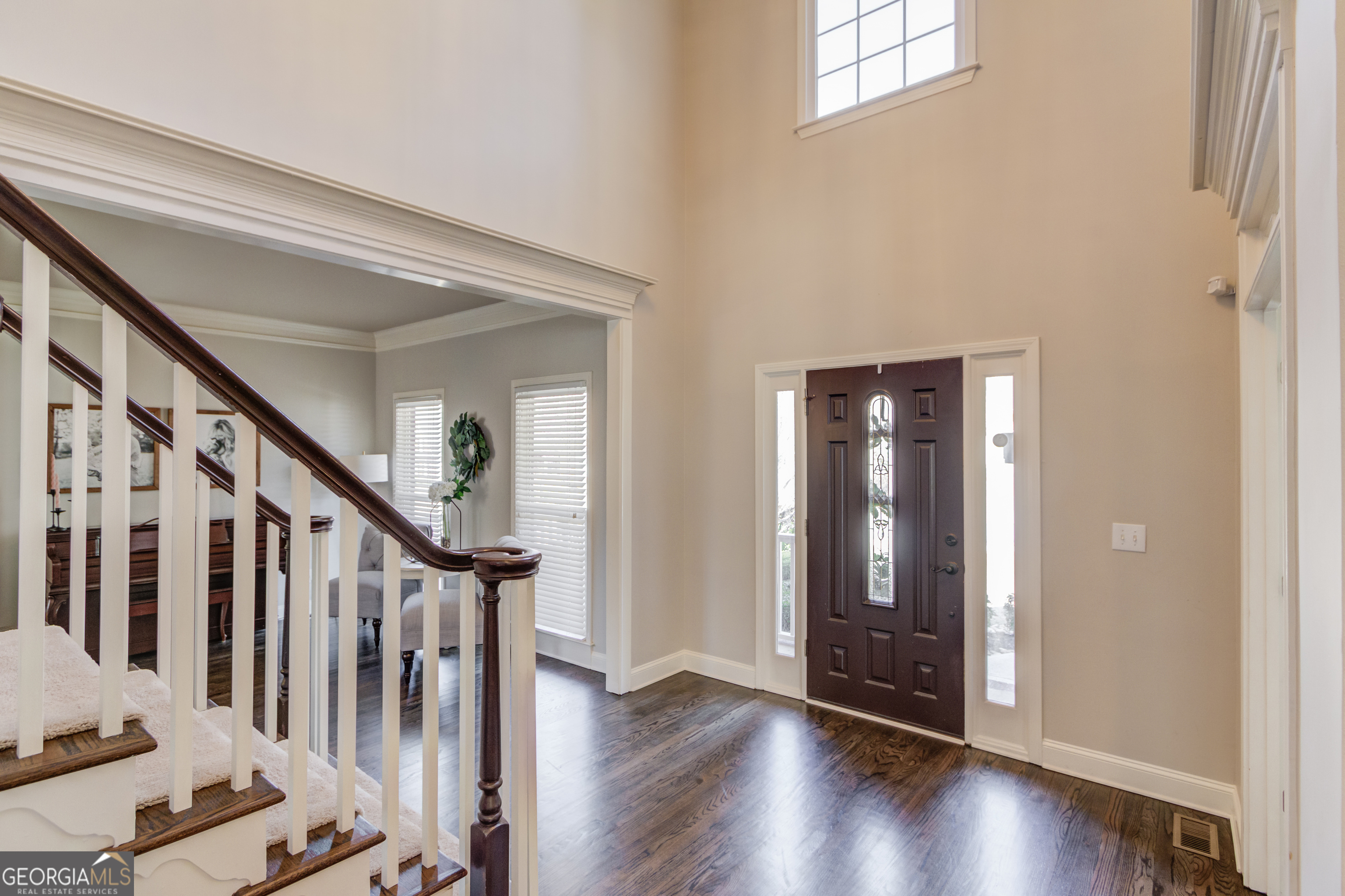 1175 Lamont CIR