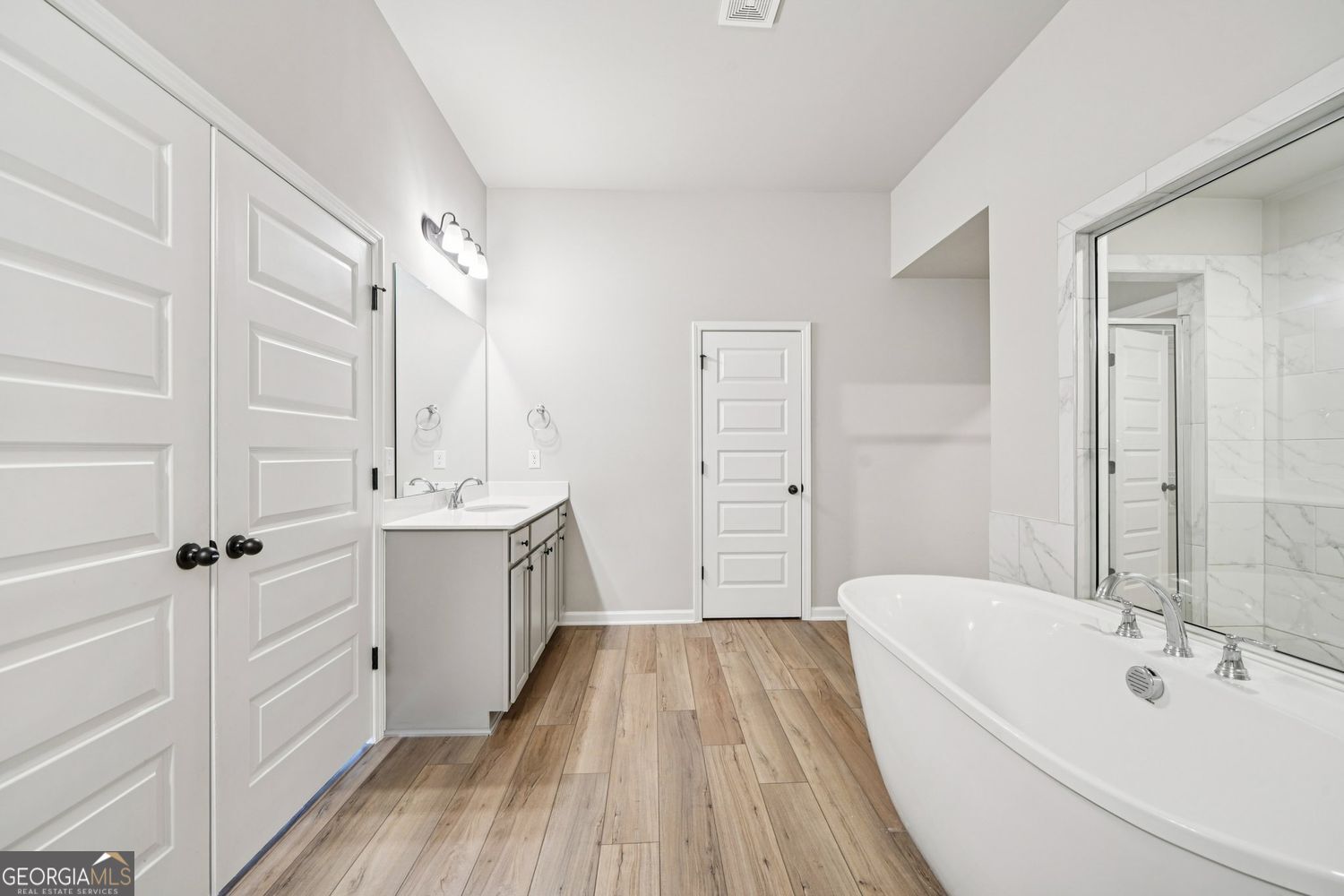 BERKELEY LAKES - Residential