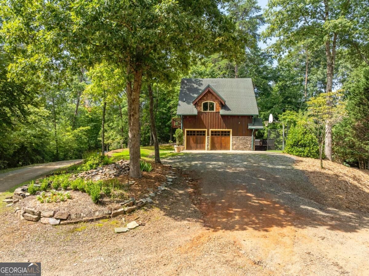 83 Riverview CIR