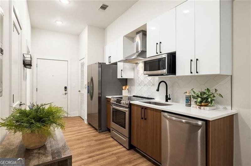 112 Rogers ST NE 202
