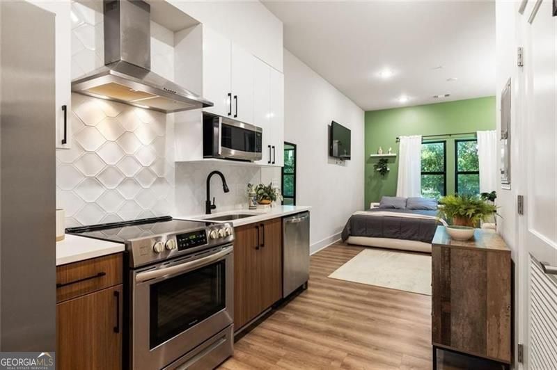 112 Rogers ST NE 202