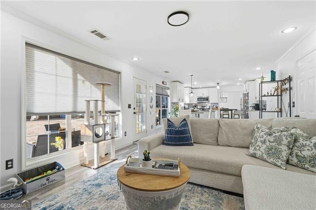 Photo of 442 Highpoint Crossing, Powder Springs, GA 30127 (MLS # 10689737)