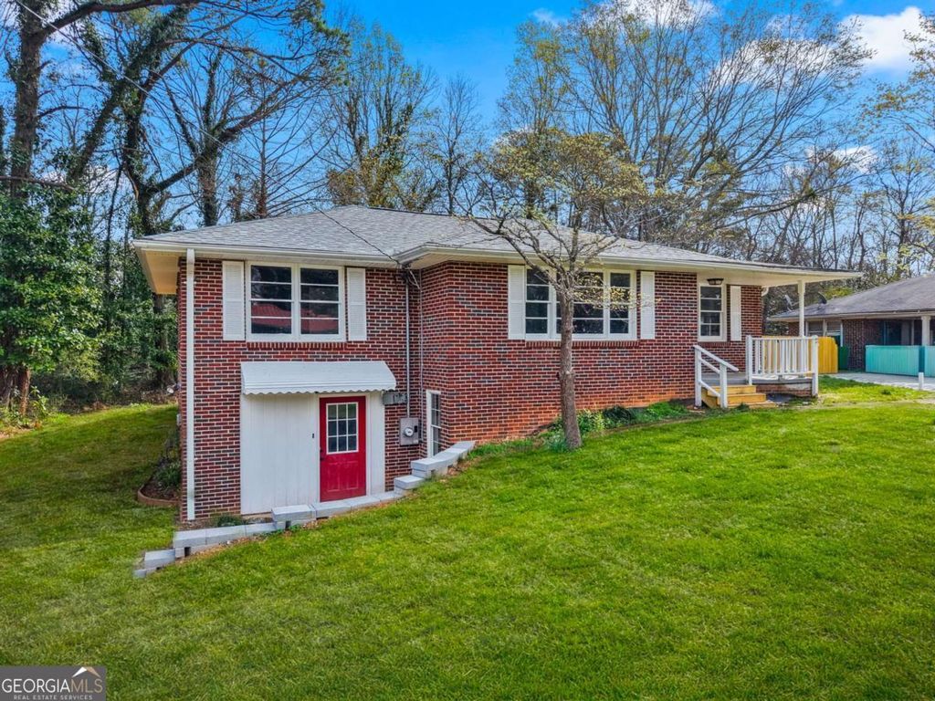 Photo of 99 Hilltop Lane, Toccoa, GA 30577 (MLS # 10736348)