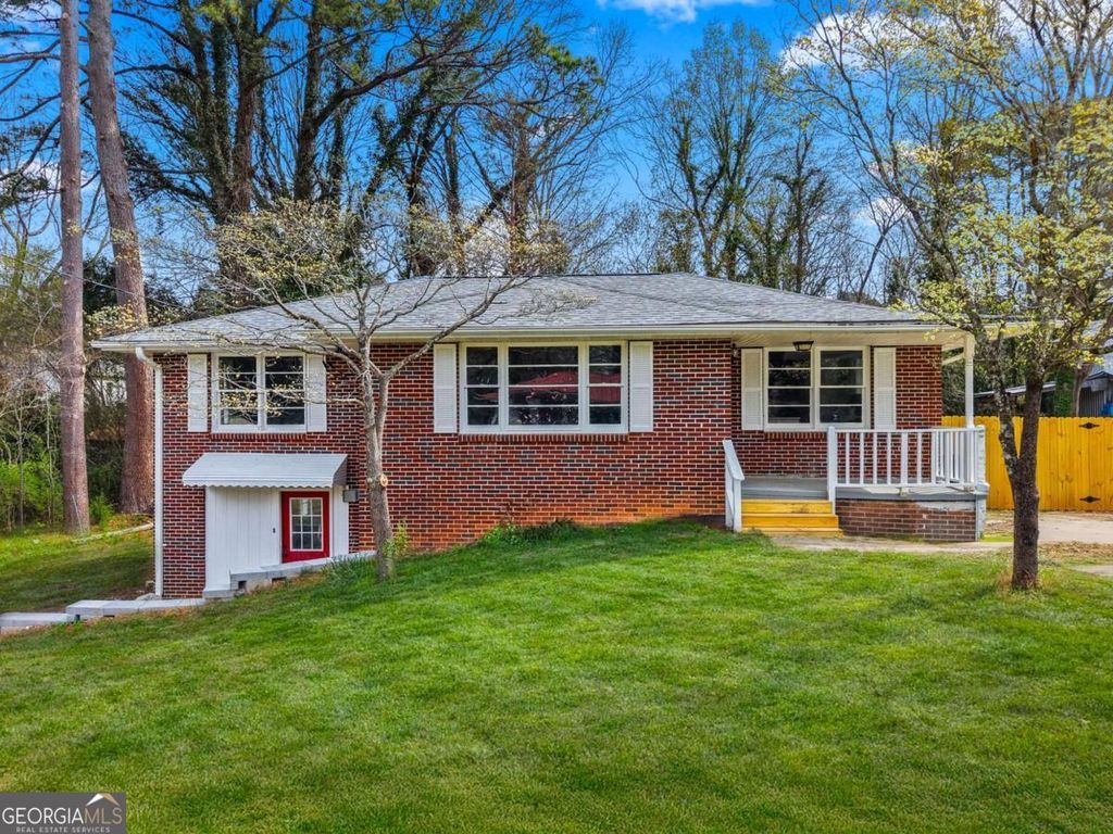 Photo of 99 Hilltop Lane, Toccoa, GA 30577 (MLS # 10736348)