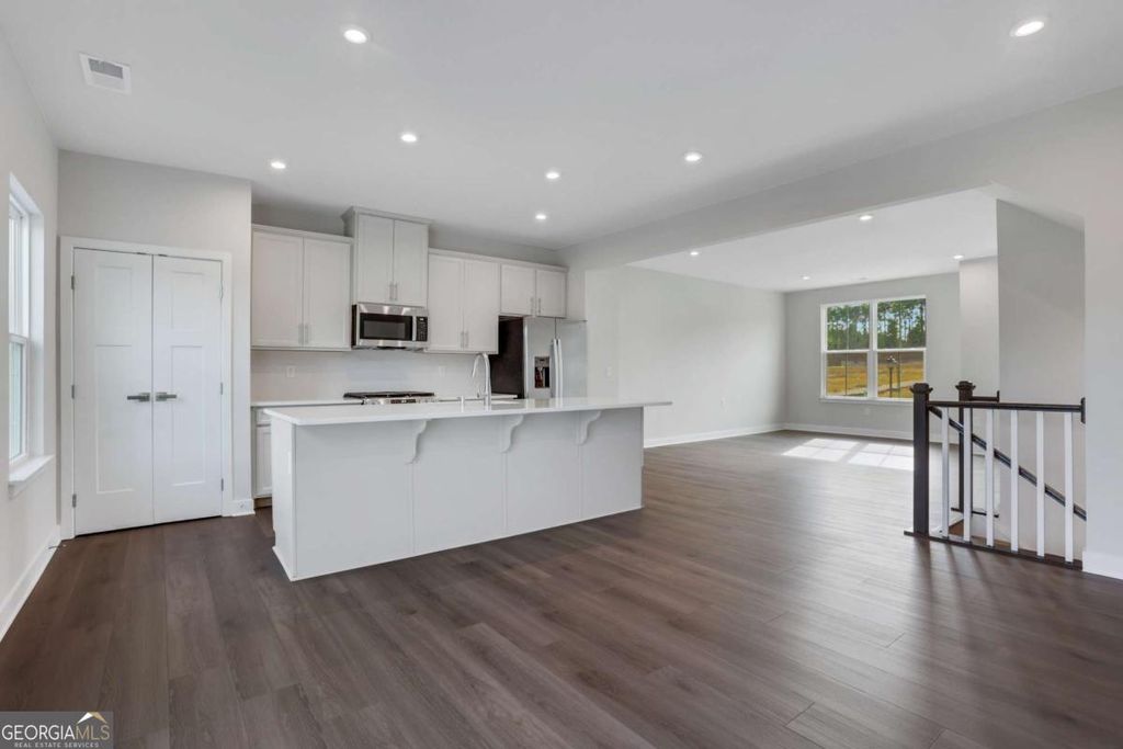 Photo of 978 Sugar Vista Circle, Sugar Hill, GA 30518 (MLS # 10728756)