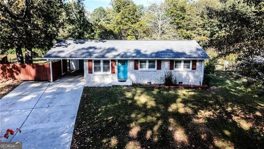 Check out this fantastic all-brick home in the heart of the highly sought-after Smyrna/Marietta area! Recently updated and in excellent condition, this home features fresh paint, brand-new flooring, stylish lighting fixtures, and a sleek, modern bathroom. Enjoy outdoor living with a spacious, level backyard and a private patio perfect for relaxation or entertaining. Conveniently located near The Battery and Marietta Square, this booming area offers easy access to dining, shopping, and entertainment. Don't miss out on this incredible opportunity!