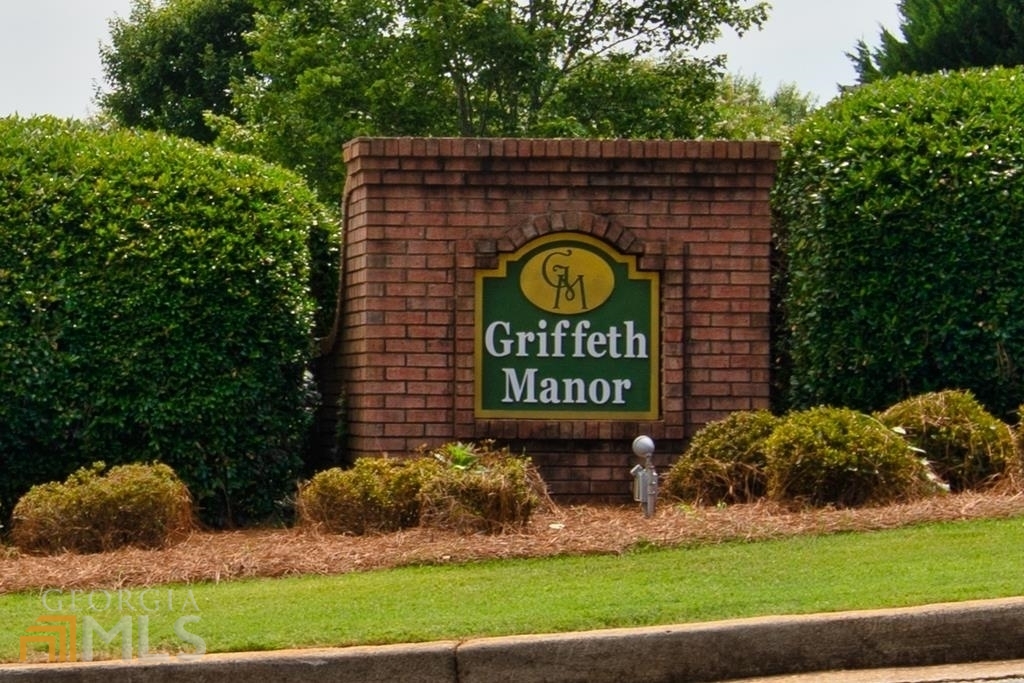 Griffith Manor - Residential