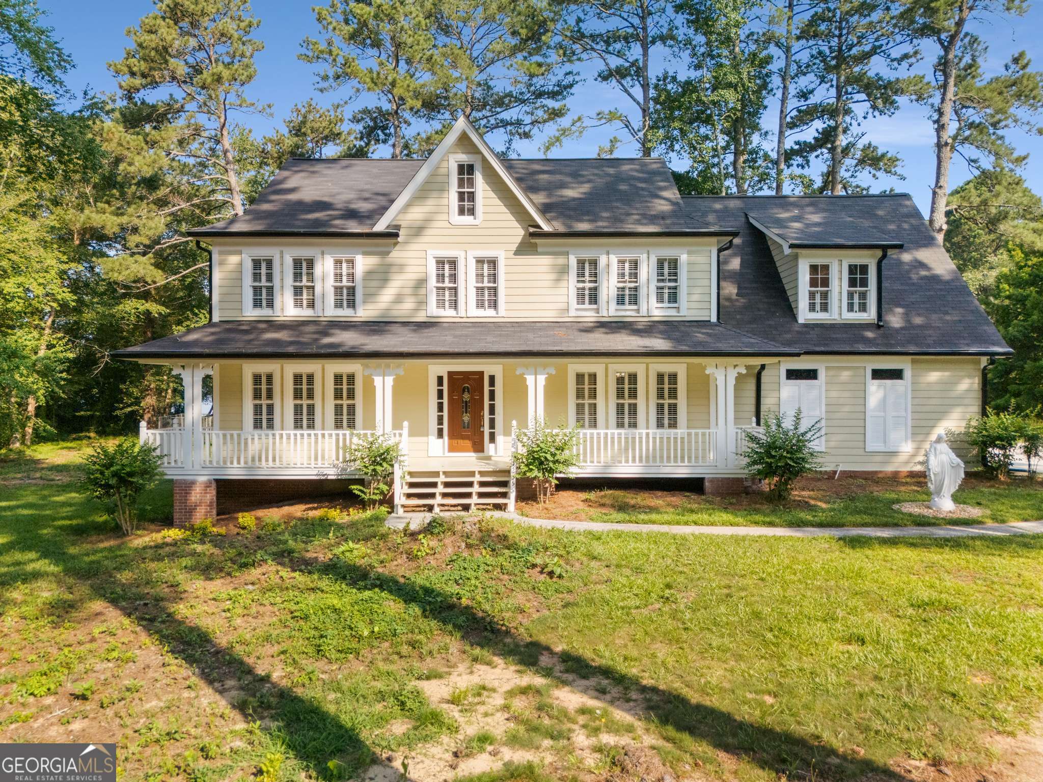 Enjoy stunning lake views year-round, a beautifully updated 4-bedroom, 2.5-bath , property offers a flexible layout with multiple living spaces, ideal for families, remote work, or entertaining. The main floor features a full kitchen and dining area, a large living room with access to the backyard, a front bonus room perfect for an office or guest space, and an extended flex room ideal as a lounge, studio, or playroom. Upstairs, an open landing provides a second living area or study. Recent renovations bring modern finishes throughout, while abundant natural light fills the open common areas. Enjoy peaceful lake views year-round with direct backyard access to the water. Located on a quiet street in a well-established neighborhood, this move-in ready home sits on nearly an acre of land .