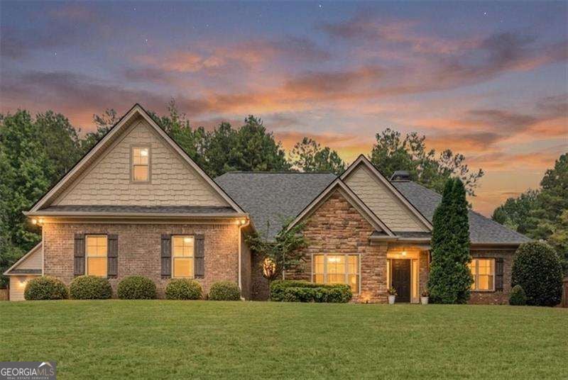 Photo of 32 Meadow View Glen, Newnan, GA 30265 (MLS # 10854440)