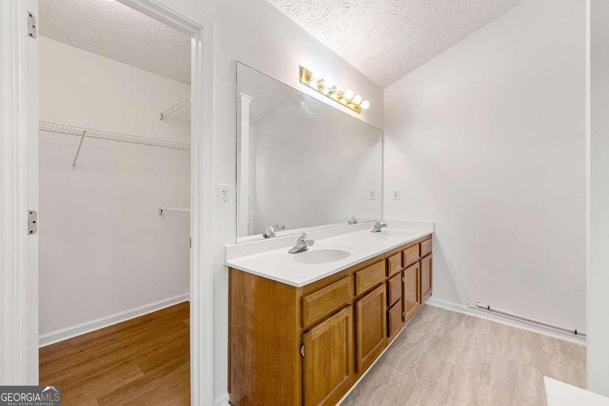 Manor Oaks Sub Un 3 - Residential