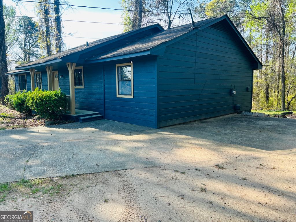 Photo of 6165 Radford Drive, Riverdale, GA 30296 (MLS # 10753457)