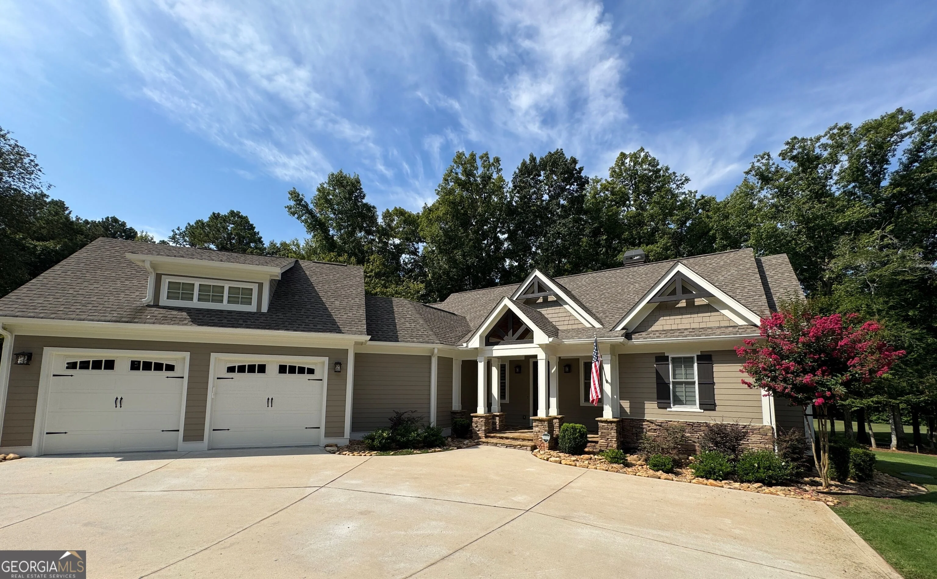 1821 Club Drive