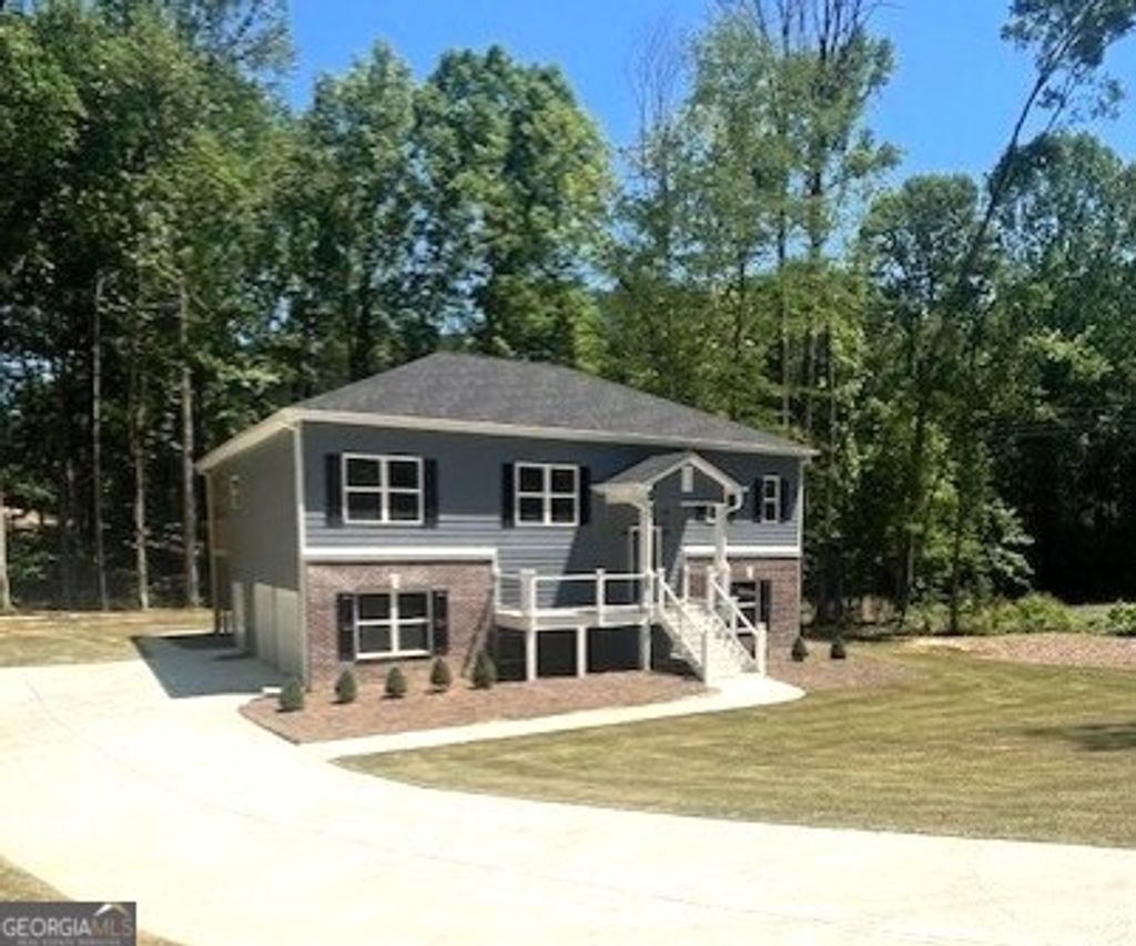 Photo of 170 Pleasant Point Way, Fayetteville, GA 30214 (MLS # 10755941)