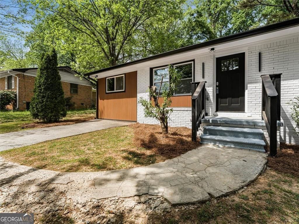 Photo of 454 Oak Drive SE, Atlanta, GA 30354 (MLS # 10742423)