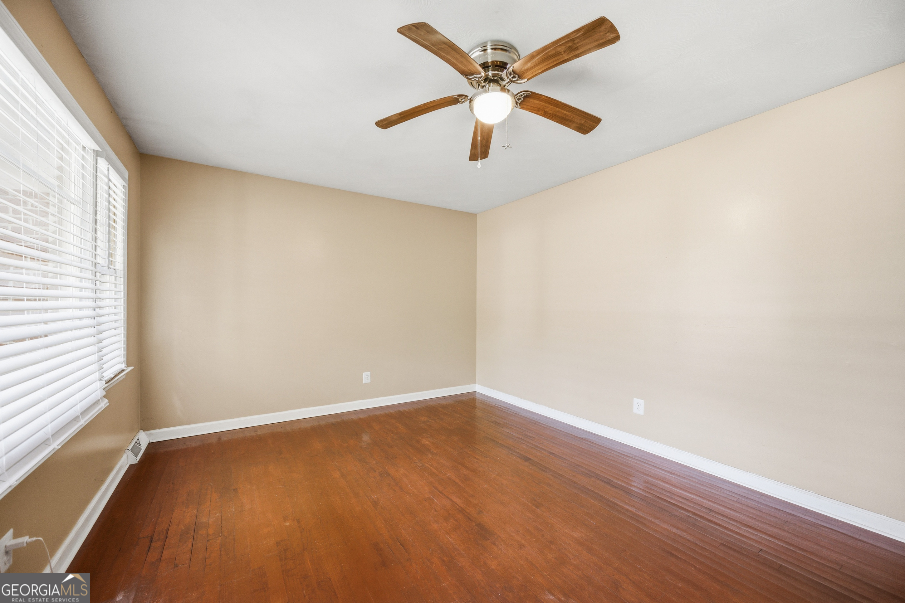 1585 Westminister DR