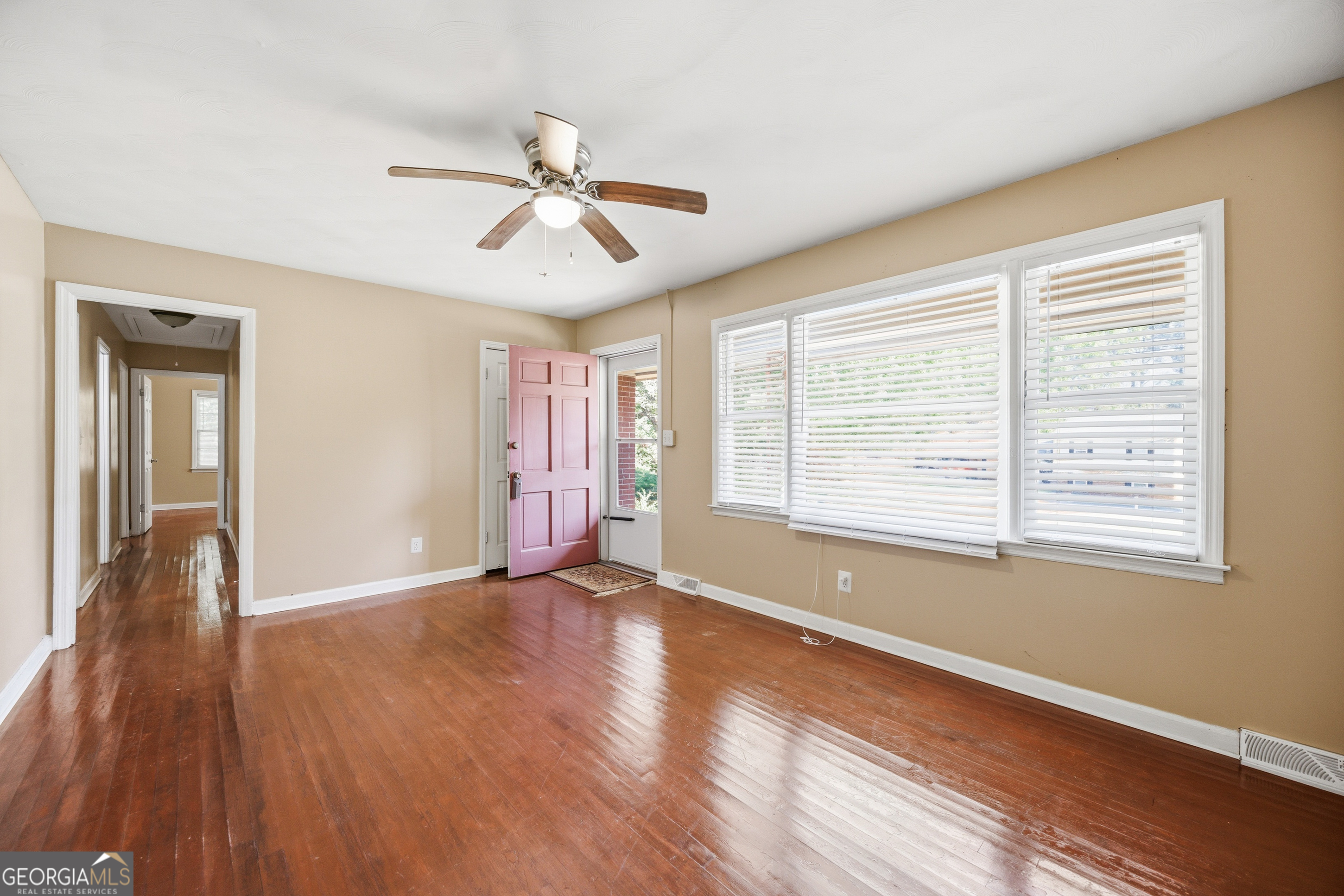 1585 Westminister DR