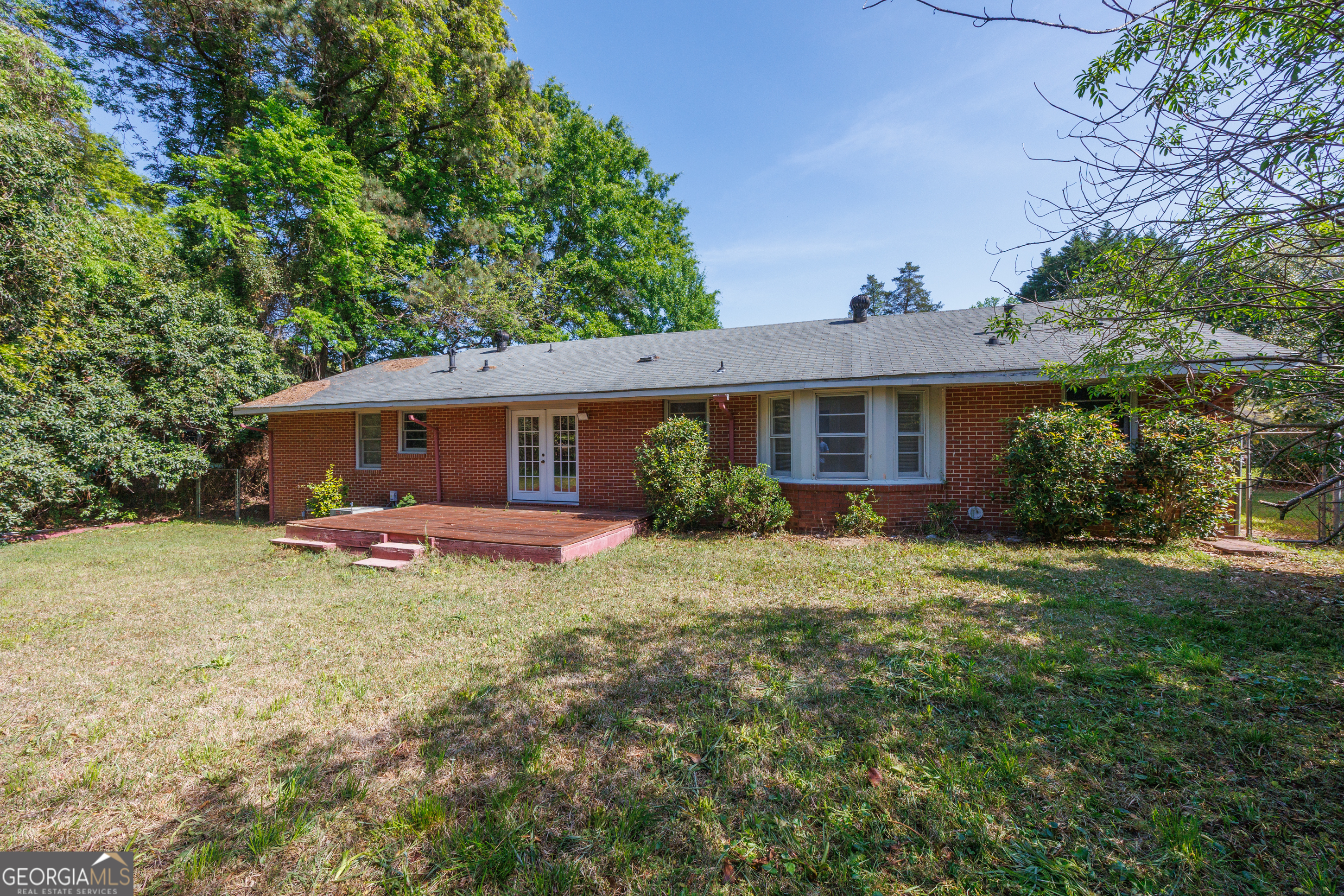 1585 Westminister DR