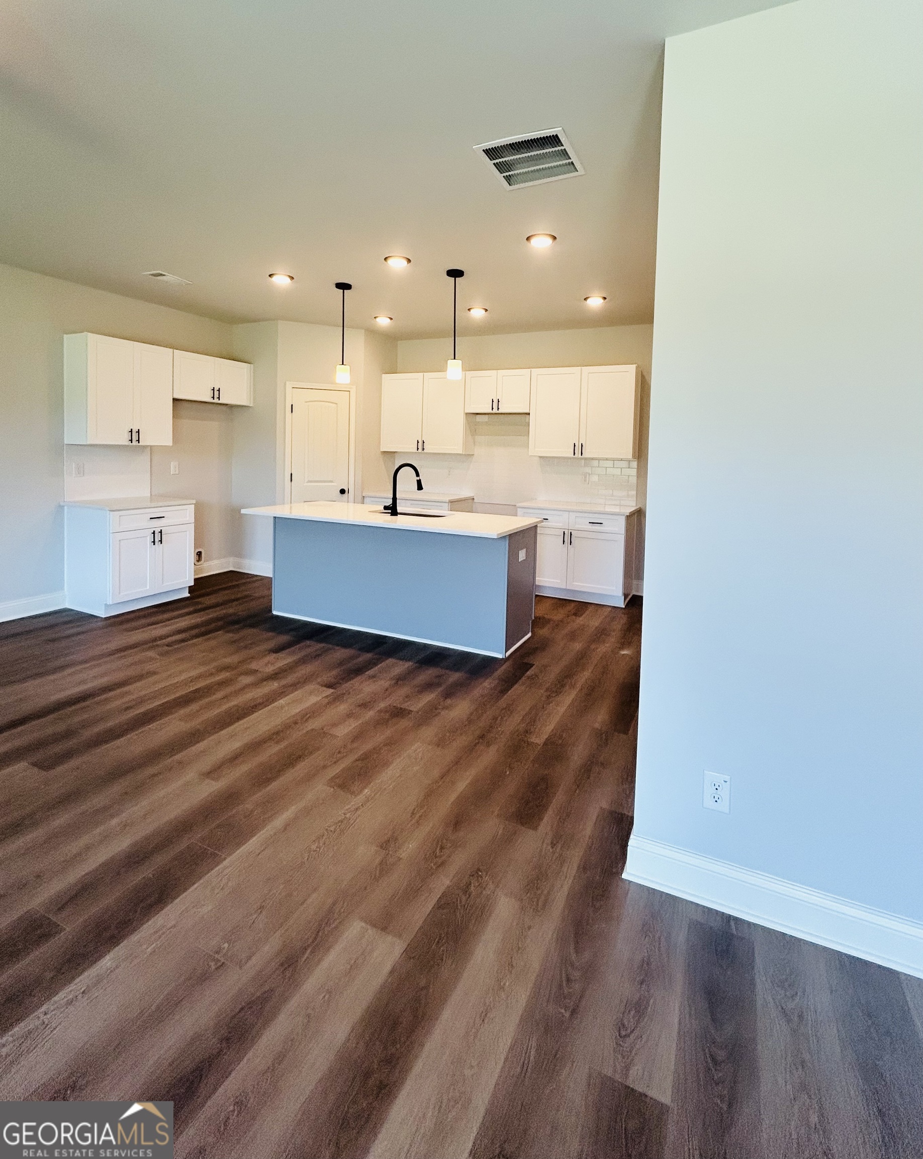 41 Crest DR 7
