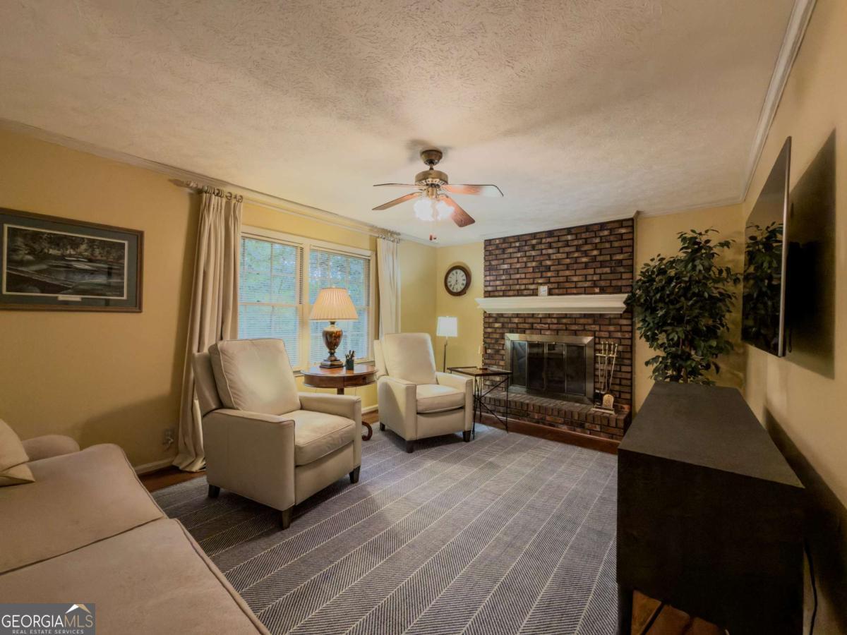 4377 Hardwood CIR SW