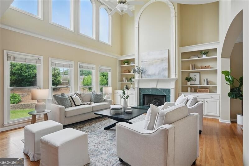 KINGS FARM - Residential