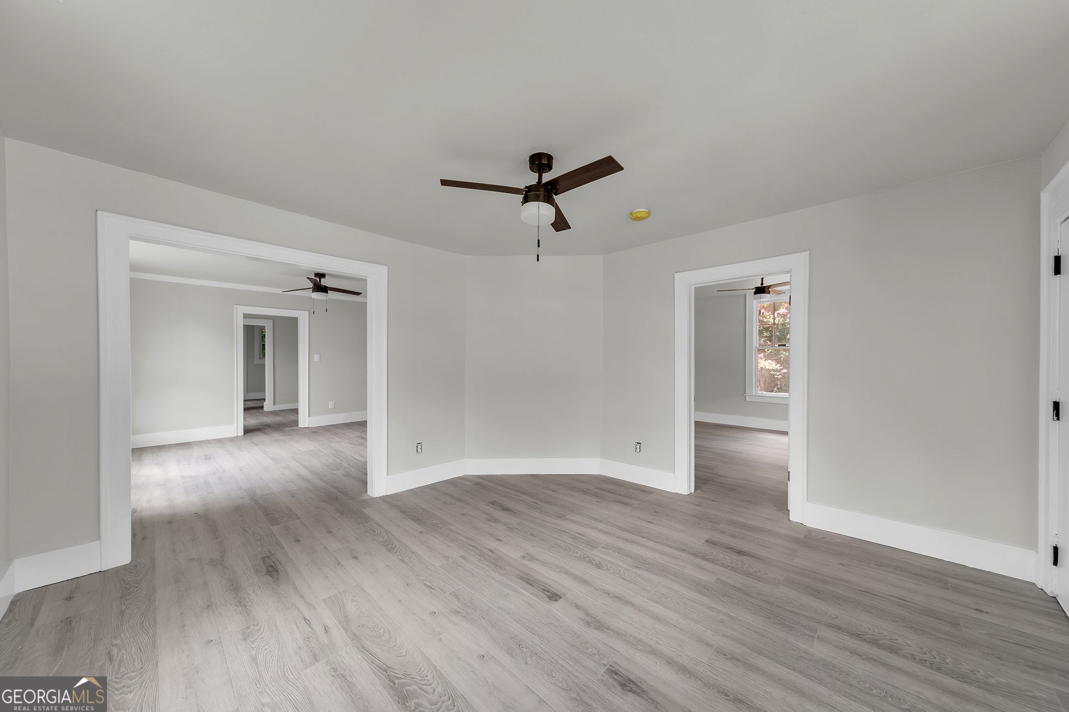 1053 Metropolitan PKWY