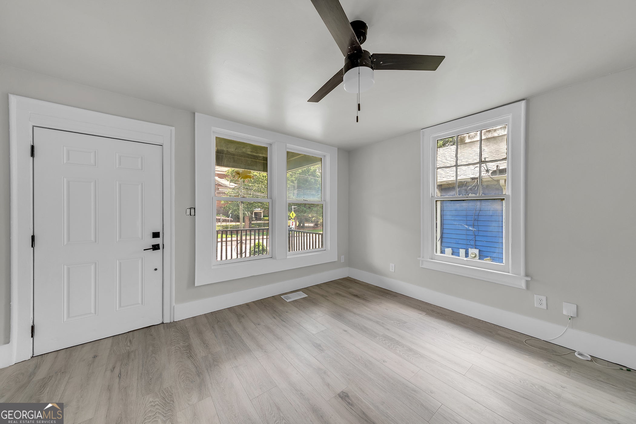 1053 Metropolitan PKWY