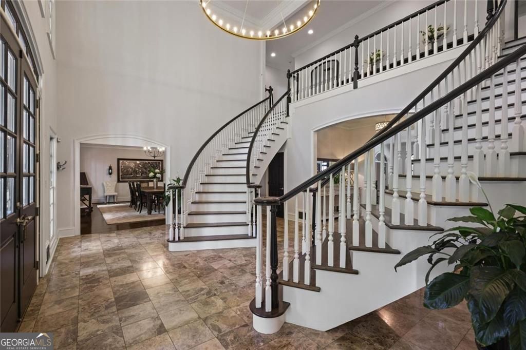 710 Walnut DR SW