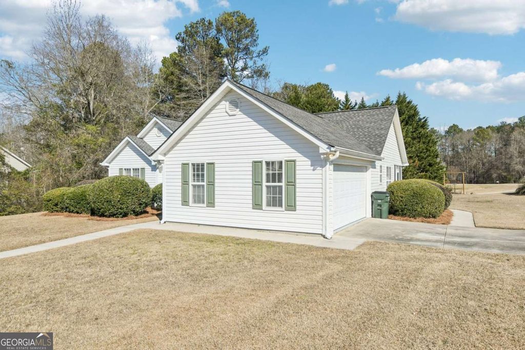 Photo of 7091 Greenridge Drive, Loganville, GA 30052 (MLS # 10681481)