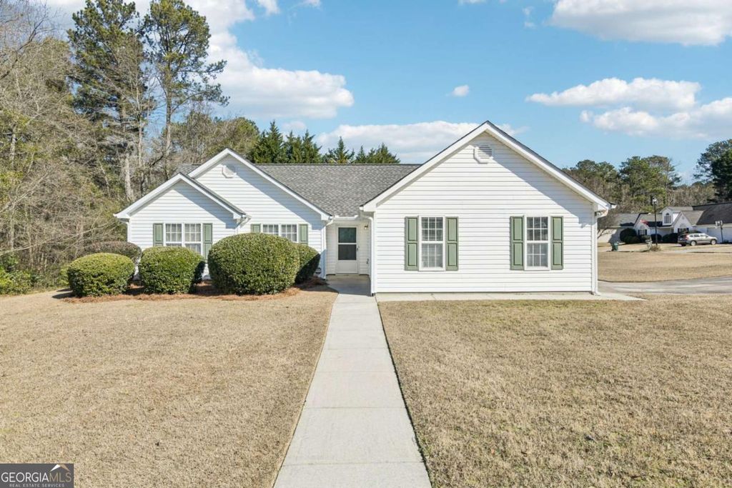 Photo of 7091 Greenridge Drive, Loganville, GA 30052 (MLS # 10681481)