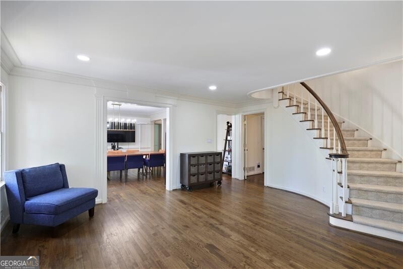 1011 W Paces Ferry RD NW
