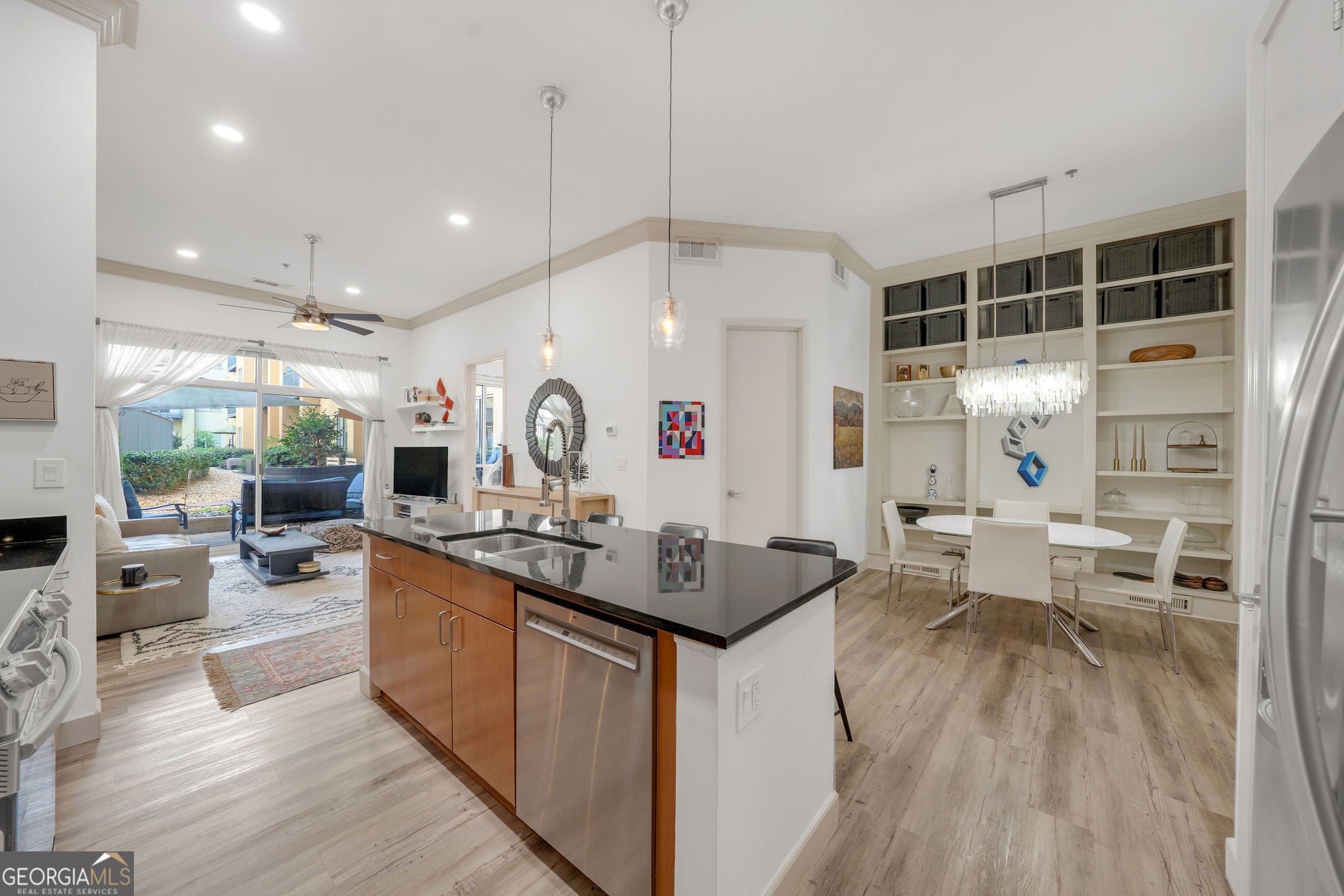 711 Cosmopolitan DR NE 150
