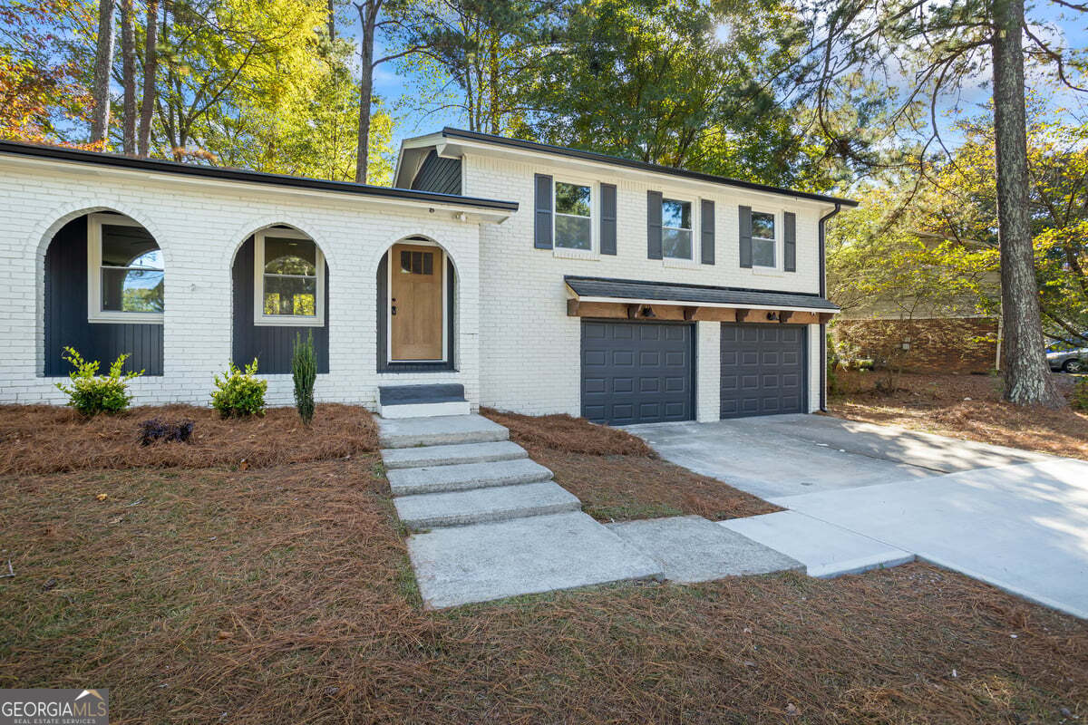 1001 Woodbridge WAY NE