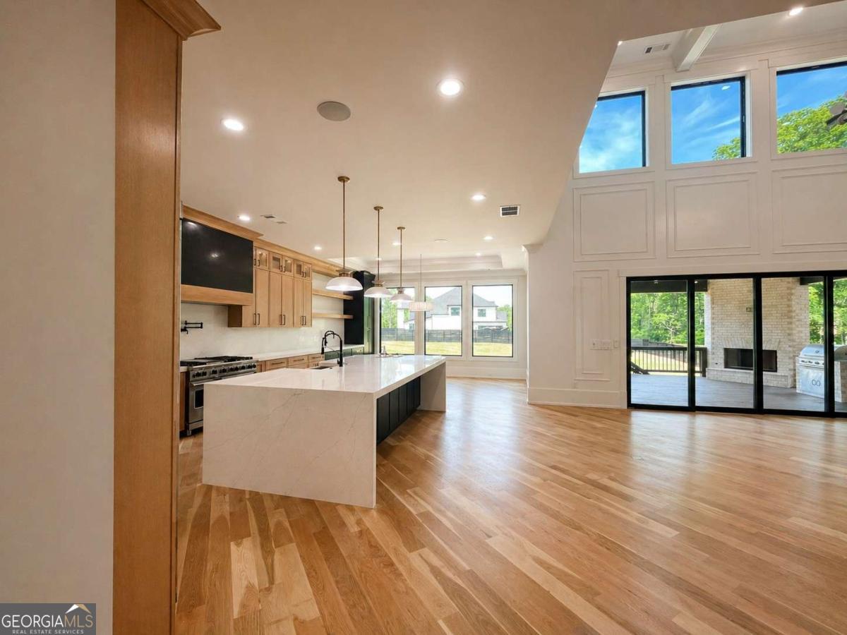 3213 Thompson Mill RD