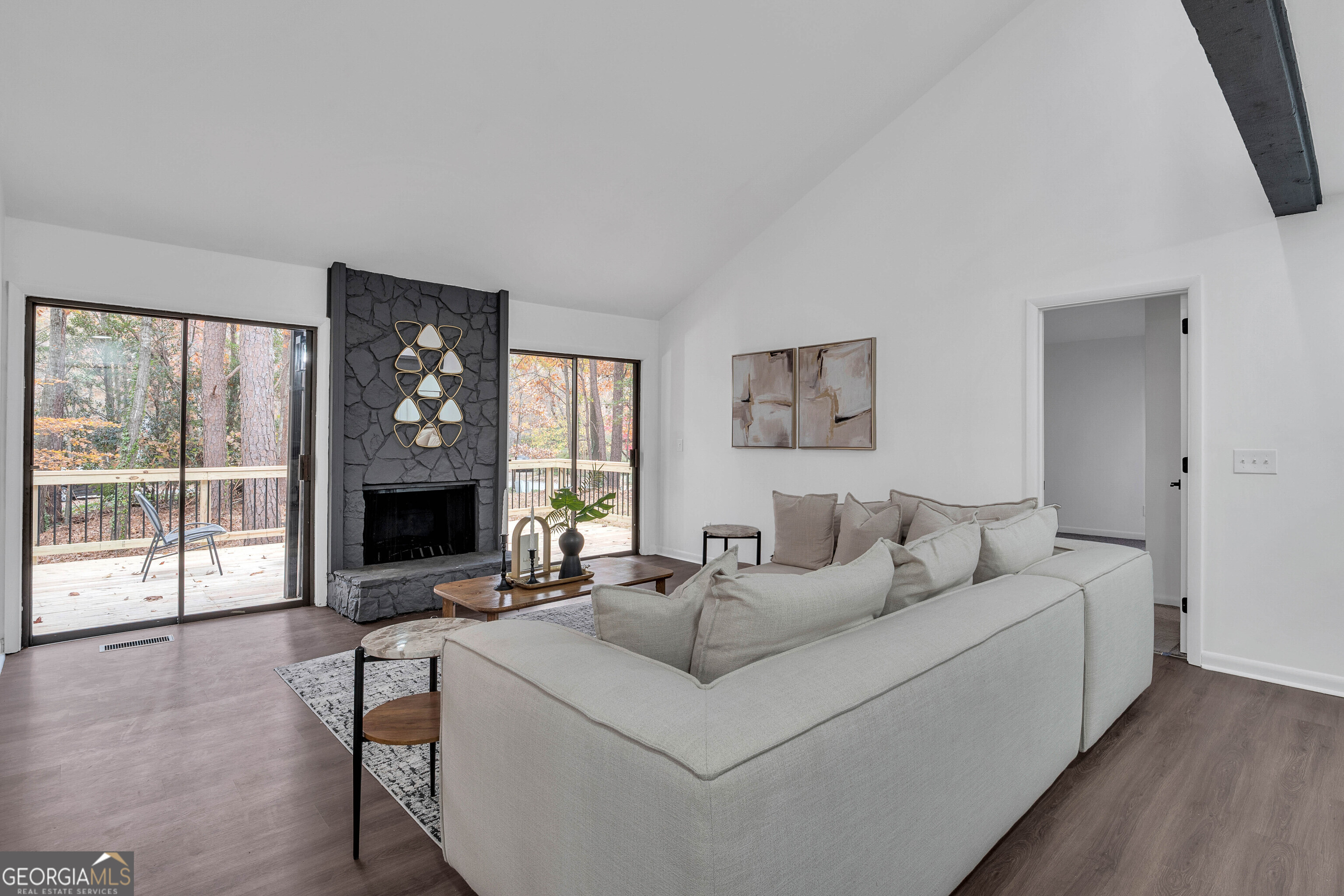 4300 Inverness CT NE