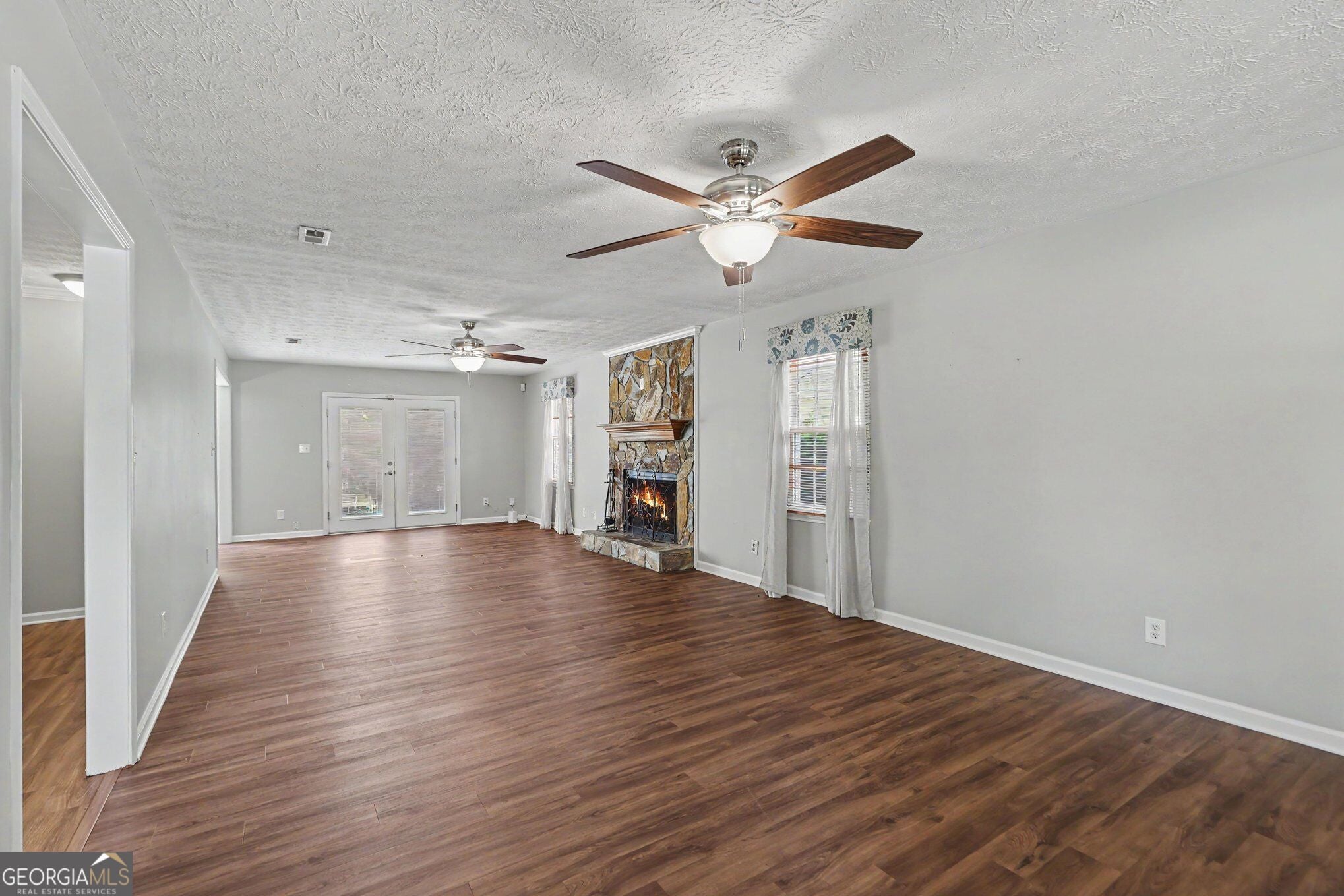 111 Edgewater WAY