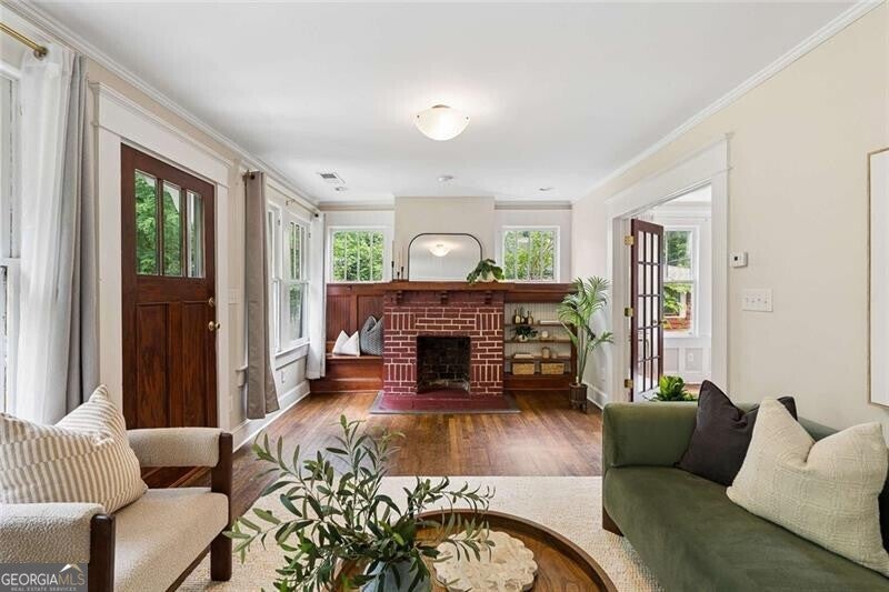 15 Branham ST NE