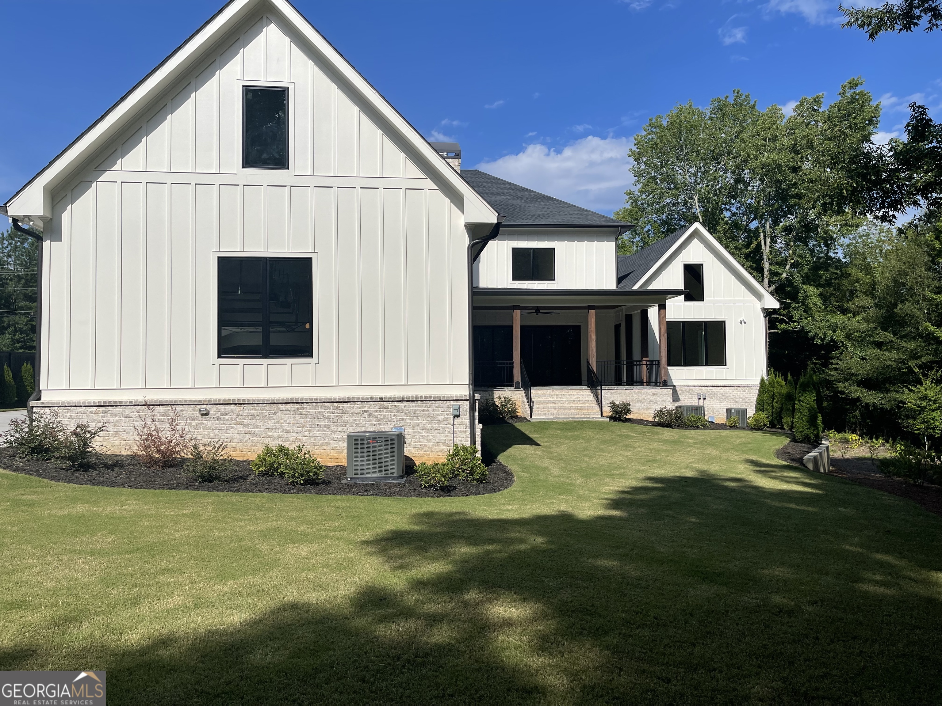 1645 Mayfield RD