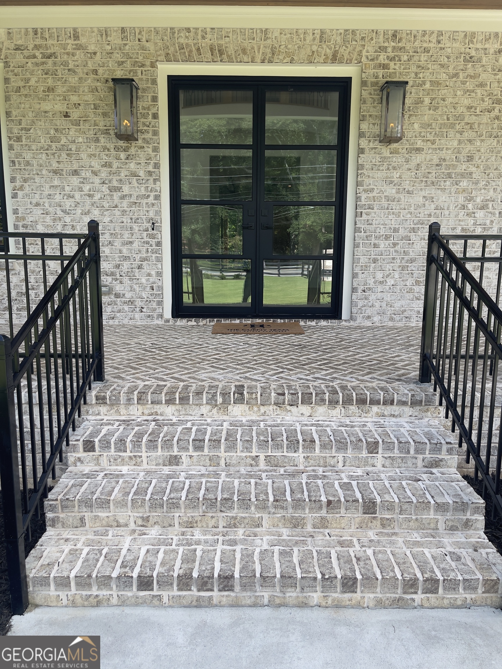 1645 Mayfield RD