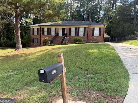 Photo of 1832 SW King George Lane SW, Atlanta, GA 30331 (MLS # 10611843)