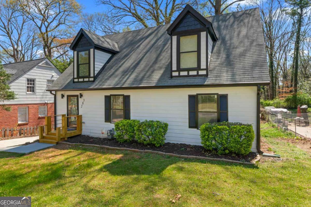 382 Deckner AVE SW