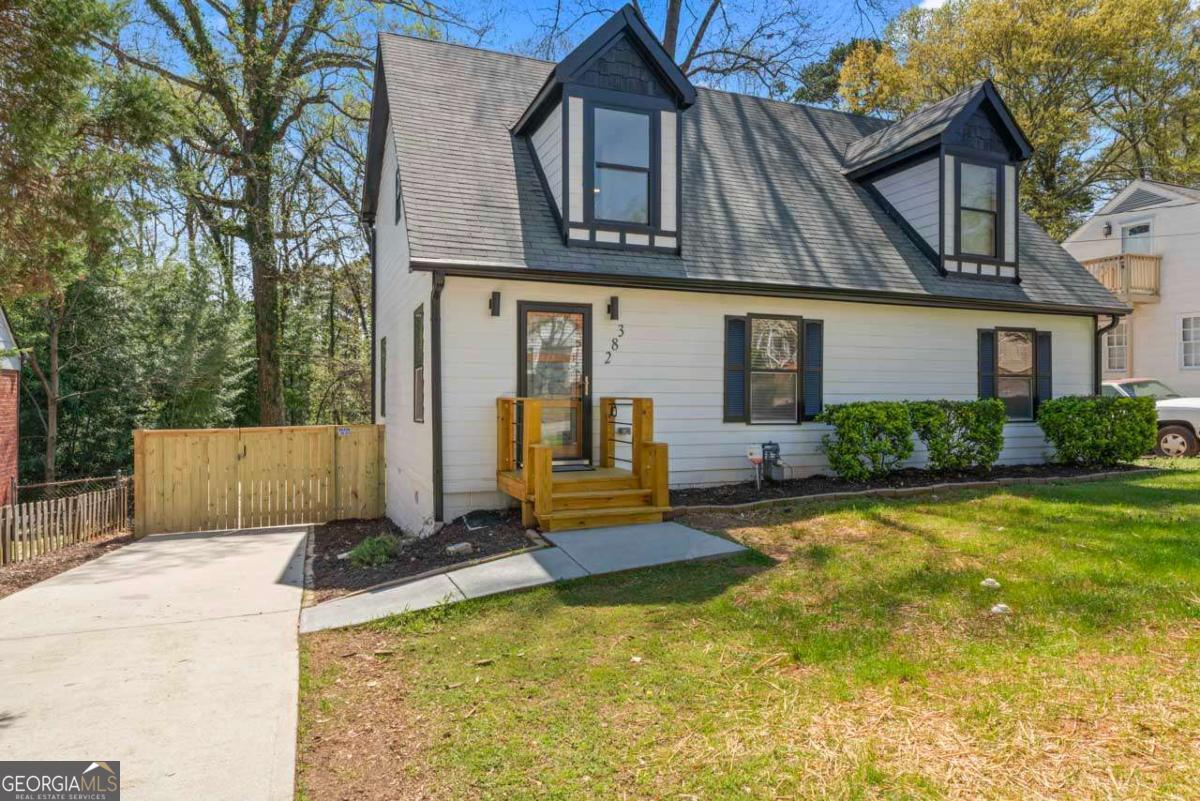 382 Deckner AVE SW