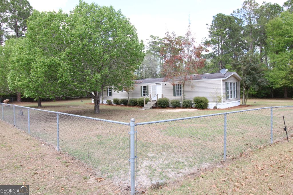 Photo of 3889 Jacobs Dr, Blackshear, GA 31516 (MLS # 10718960)