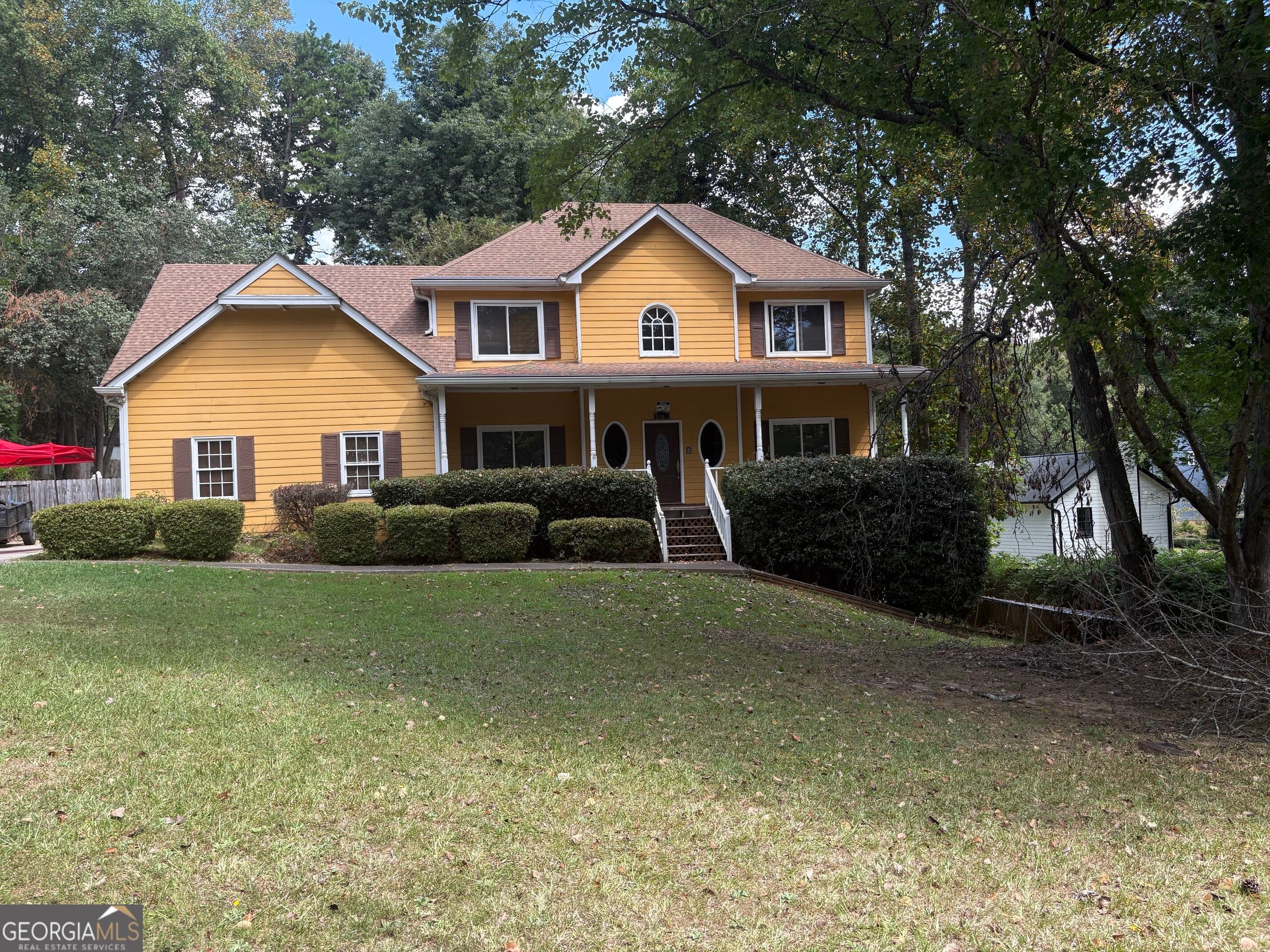 1068 Leslie PL
